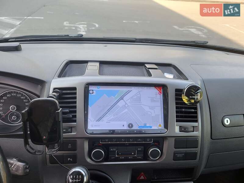 Минивэн Volkswagen Multivan 2015 в Киеве фото 16 Минивэн Volkswagen Multivan 2015 в Киеве