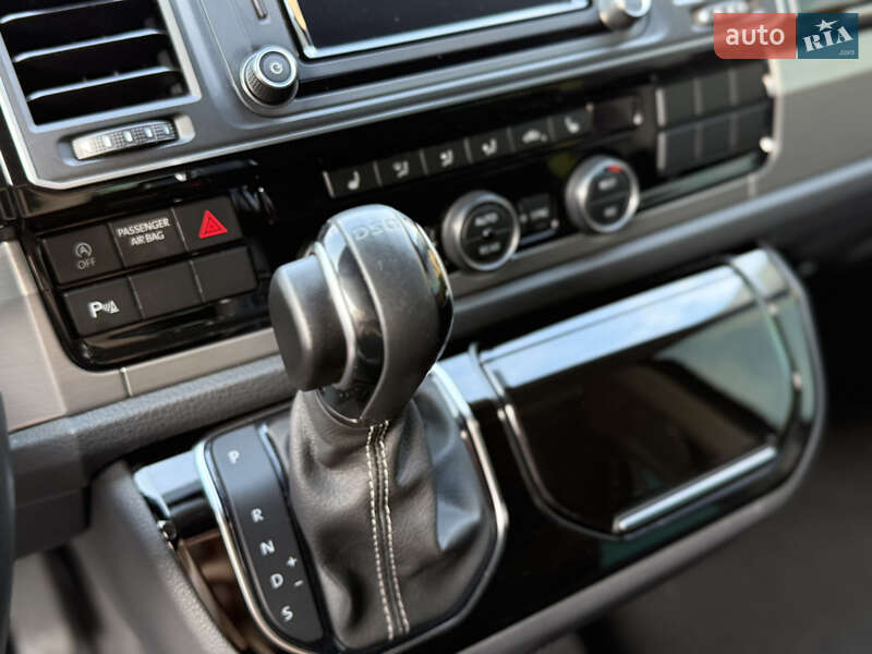 Минивэн Volkswagen Multivan 2018 в Киеве