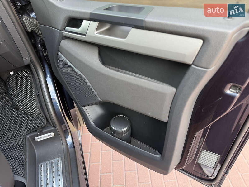 Минивэн Volkswagen Multivan 2018 в Киеве