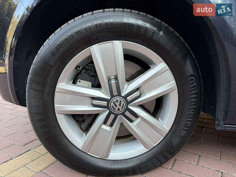 Минивэн Volkswagen Multivan 2018 в Киеве
