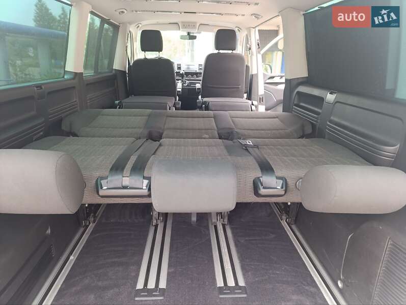 Минивэн Volkswagen Multivan 2017 в Долине