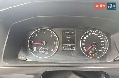 Мінівен Volkswagen Multivan 2017 в Долині