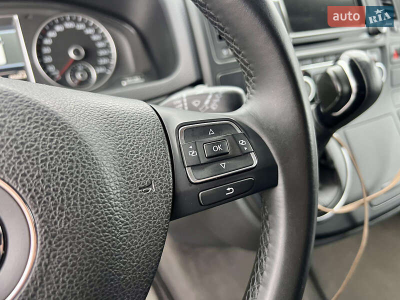 Минивэн Volkswagen Multivan 2011 в Киеве