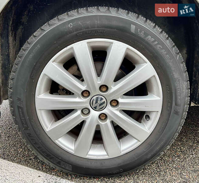 Минивэн Volkswagen Multivan 2011 в Киеве