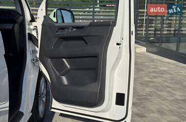 Мінівен Volkswagen Multivan 2020 в 