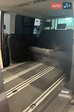 Минивэн Volkswagen Multivan 2012 в 