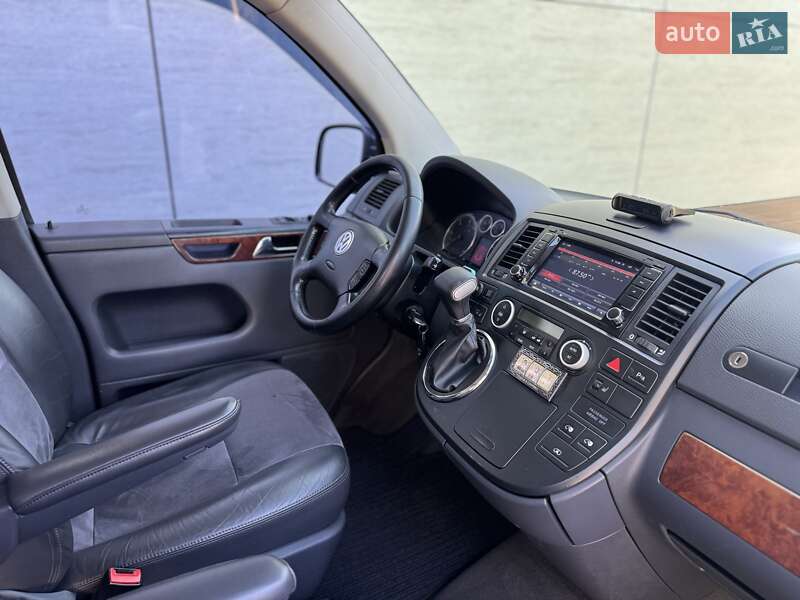 Минивэн Volkswagen Multivan 2008 в Киеве