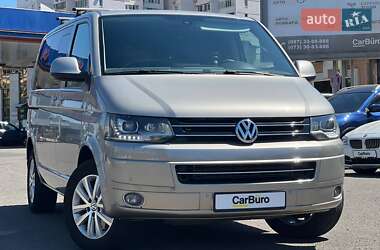Мінівен Volkswagen Multivan 2015 в 
