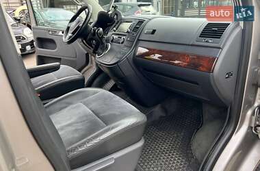 Мінівен Volkswagen Multivan 2015 в 