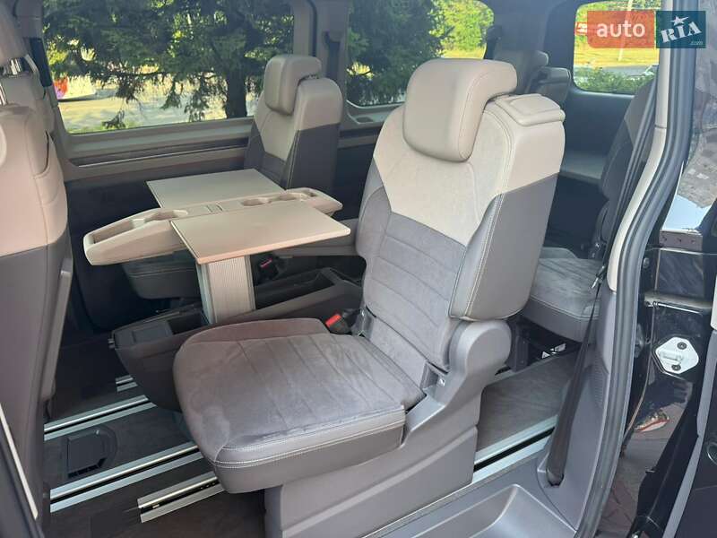 Мінівен Volkswagen Multivan 2022 в Києві