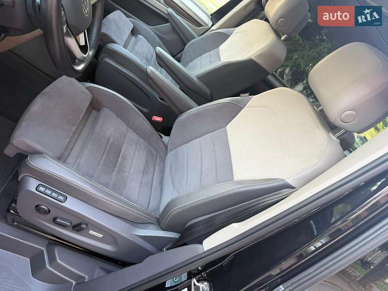 Мінівен Volkswagen Multivan 2022 в Києві