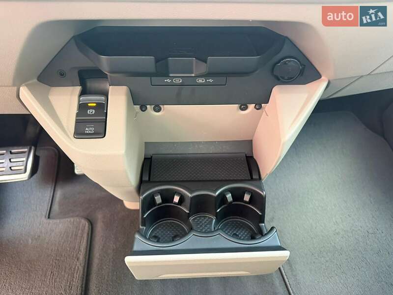 Мінівен Volkswagen Multivan 2022 в Києві