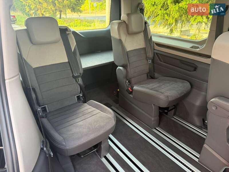 Мінівен Volkswagen Multivan 2022 в Києві