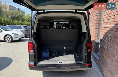 Минивэн Volkswagen Multivan 2022 в 