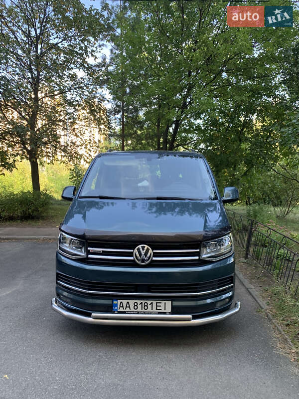 Минивэн Volkswagen Multivan 2017 в Киеве