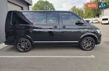 Мінівен Volkswagen Multivan 2015 в Києві