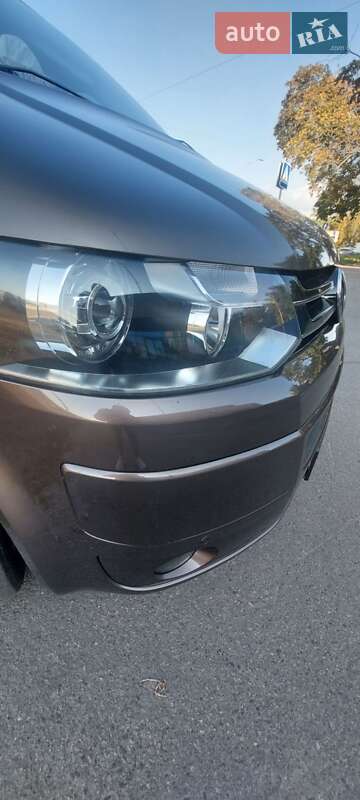 Минивэн Volkswagen Multivan 2011 в Прилуках