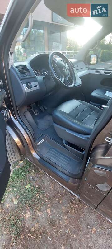 Минивэн Volkswagen Multivan 2011 в Прилуках