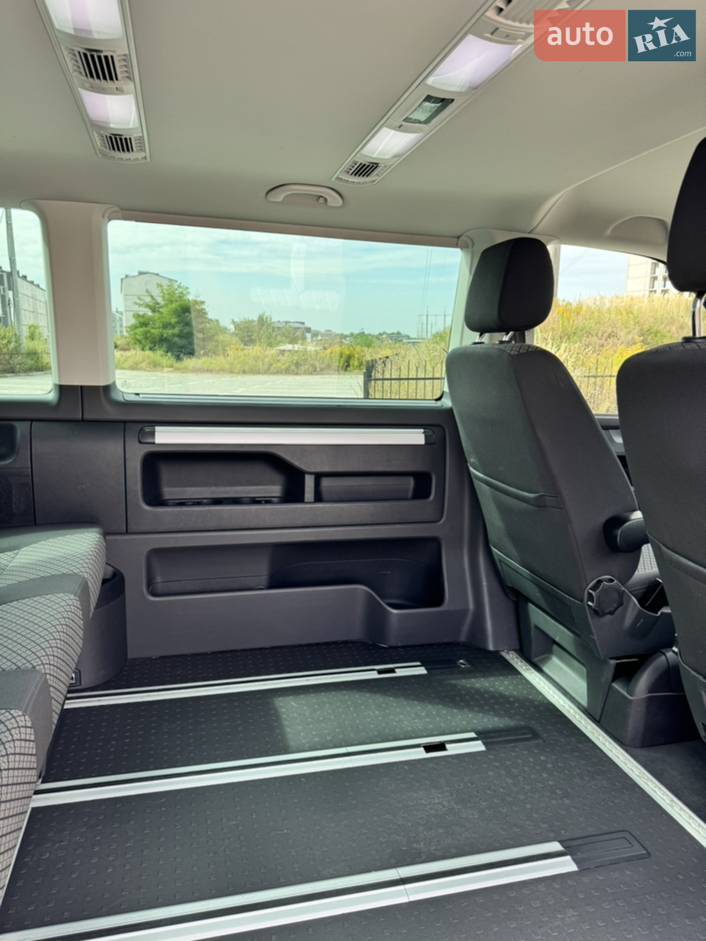 2020 Volkswagen Multivan - мініатюра 11