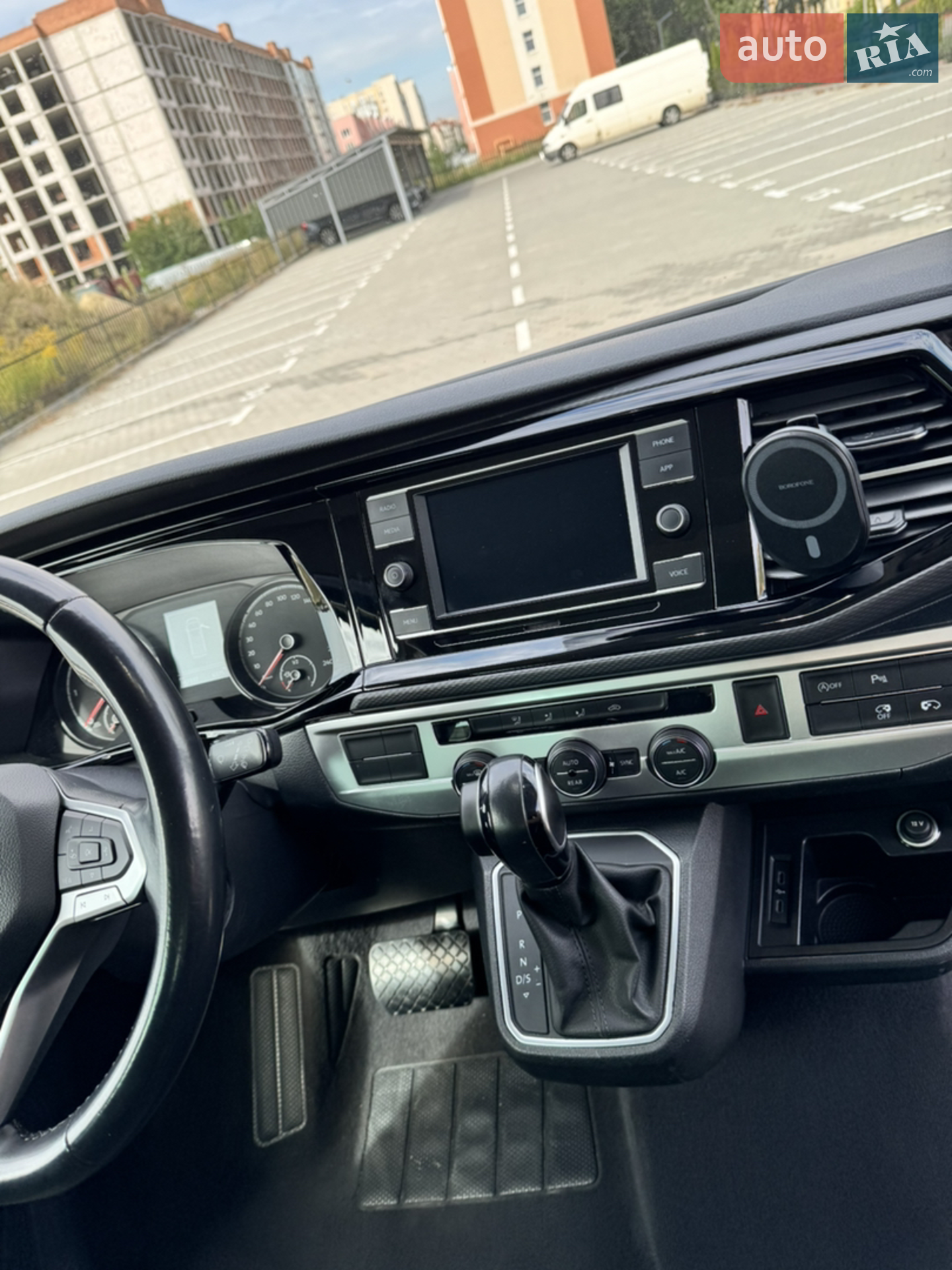 2020 Volkswagen Multivan - мініатюра 16