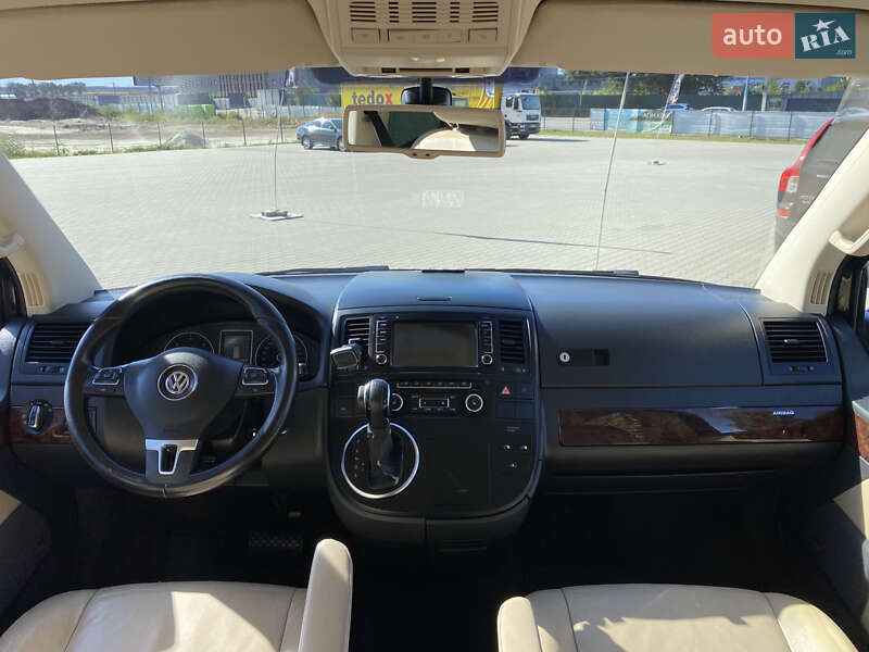 Минивэн Volkswagen Multivan 2014 в Киеве