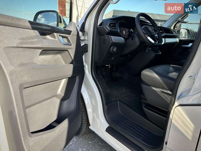 Минивэн Volkswagen Multivan 2020 в Киеве