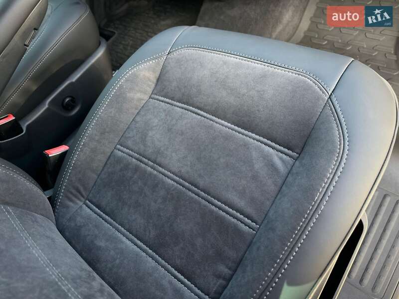 Минивэн Volkswagen Multivan 2020 в Киеве