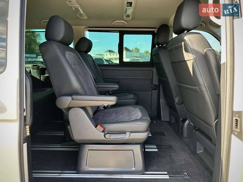 Минивэн Volkswagen Multivan 2020 в Киеве