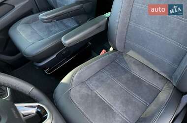 Мінівен Volkswagen Multivan 2020 в 