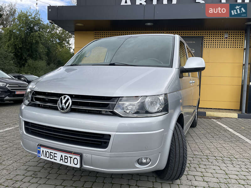 Минивэн Volkswagen Multivan 2009 в Львове