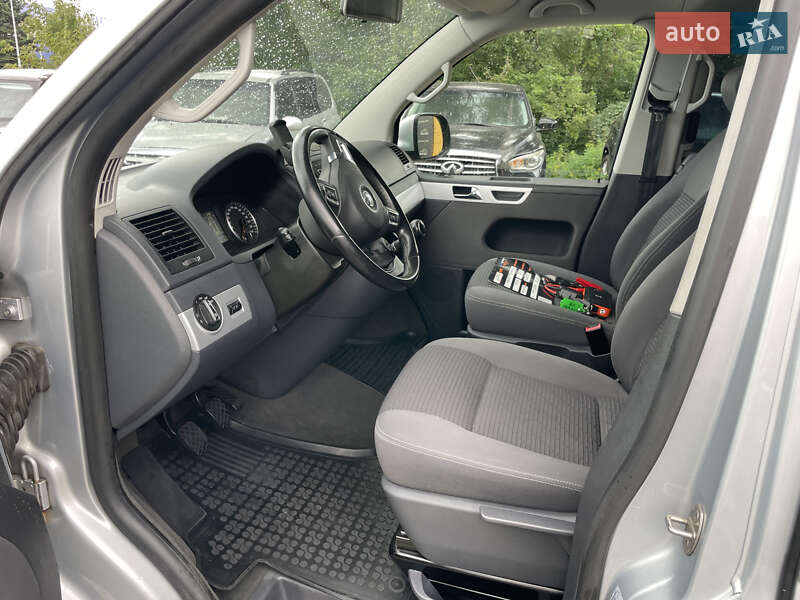 Минивэн Volkswagen Multivan 2009 в Львове