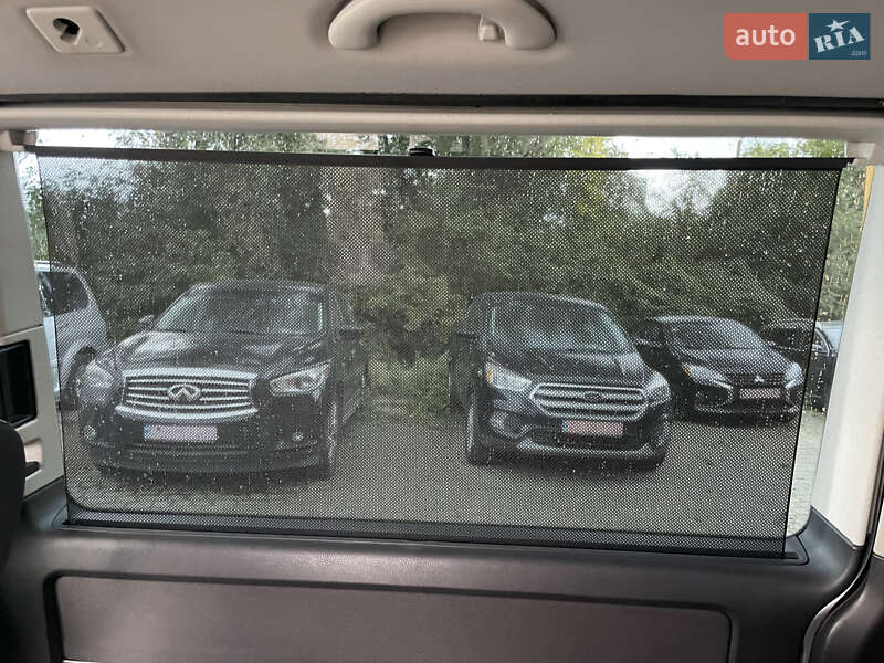 Минивэн Volkswagen Multivan 2009 в Львове