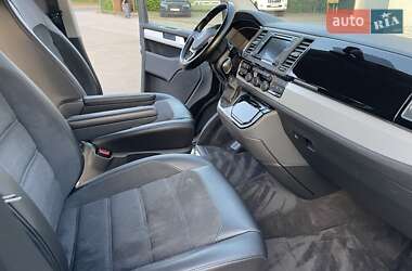 Минивэн Volkswagen Multivan 2017 в 