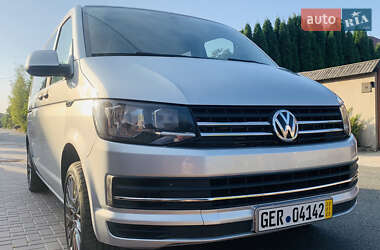 Мінівен Volkswagen Multivan 2016 в Києві