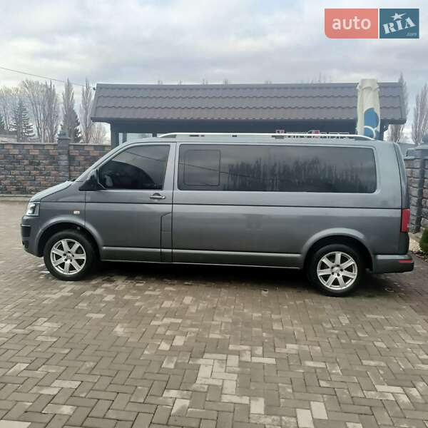 Минивэн Volkswagen Multivan 2013 в Ровно