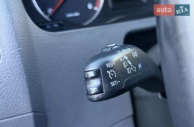 Мінівен Volkswagen Multivan 2013 в 