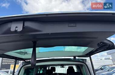 Минивэн Volkswagen Multivan 2024 в 