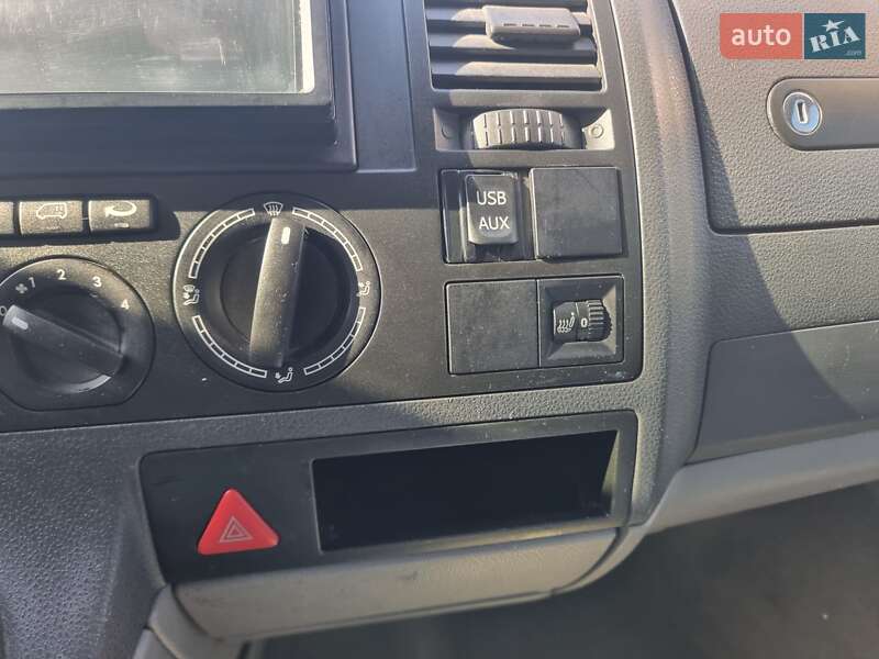 Минивэн Volkswagen Multivan 2005 в Болехове фото 41 Минивэн Volkswagen Multivan 2005 в Болехове