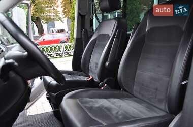 Минивэн Volkswagen Multivan 2018 в 