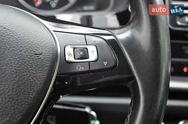 Минивэн Volkswagen Multivan 2018 в 