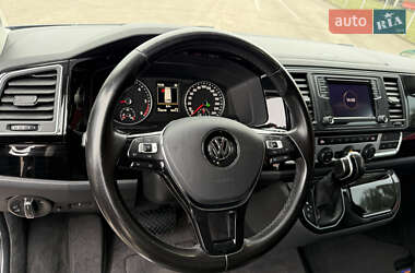 Мінівен Volkswagen Multivan 2017 в 