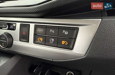Минивэн Volkswagen Multivan 2020 в 