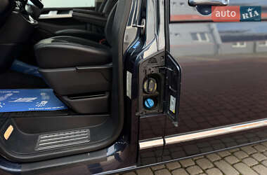 Минивэн Volkswagen Multivan 2019 в 