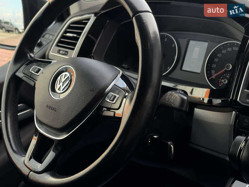 Мінівен Volkswagen Multivan 2019 в Мукачевому