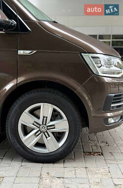 Минивэн Volkswagen Multivan 2016 в 