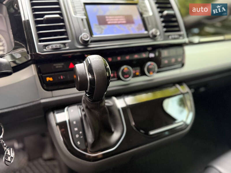 Минивэн Volkswagen Multivan 2016 в Днепре