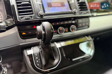 Минивэн Volkswagen Multivan 2016 в 