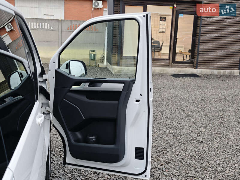 Минивэн Volkswagen Multivan 2019 в Луцке