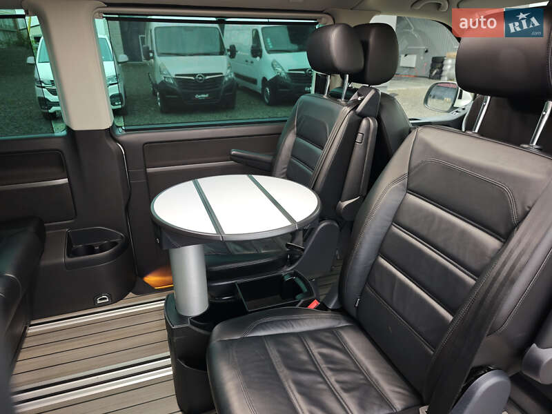 Минивэн Volkswagen Multivan 2019 в Луцке