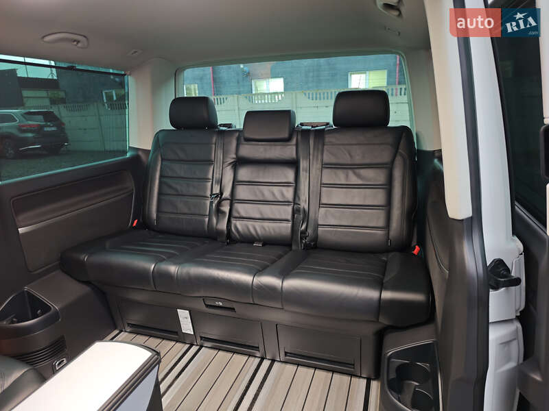 Минивэн Volkswagen Multivan 2019 в Луцке